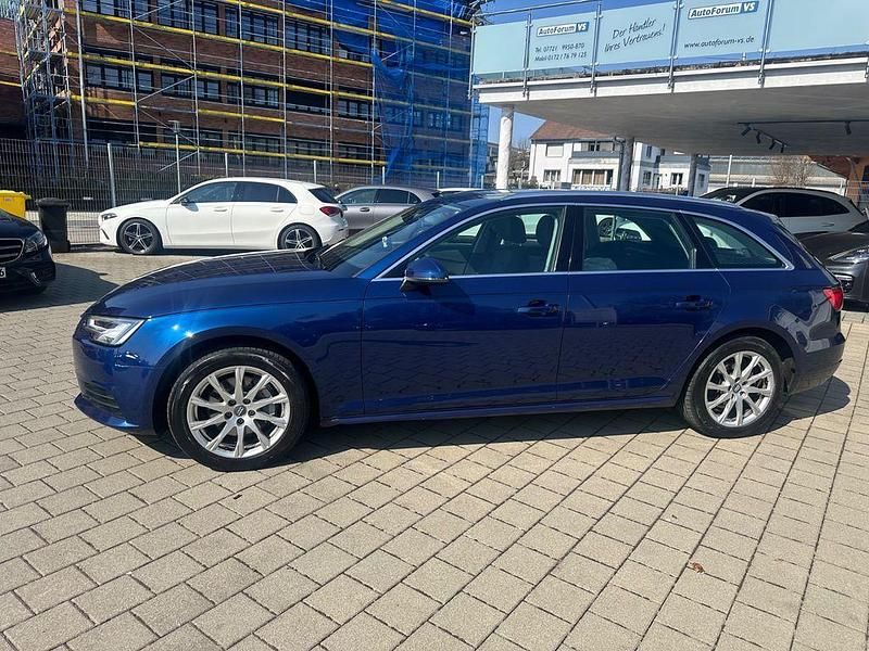 Gebraucht Audi A4 Basis 190 PS (139 kW) 2016 Blau Kombi