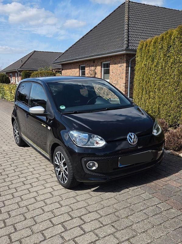 Second-hand VW up! 75 CP (55 kW) 2015 Negru Hatchback