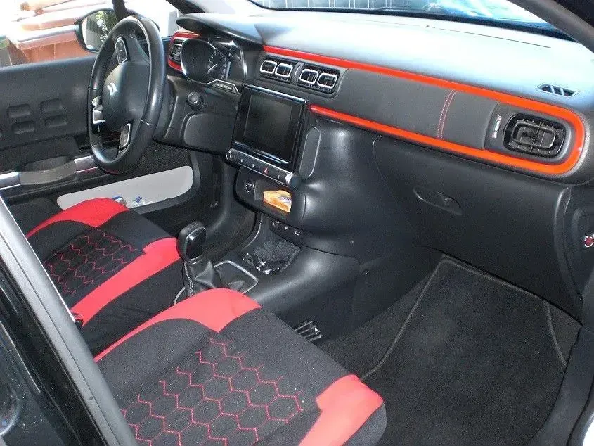 Gebraucht Citroën C3 Feel 83 PS (61 kW) 2017 Schwarz Limousine