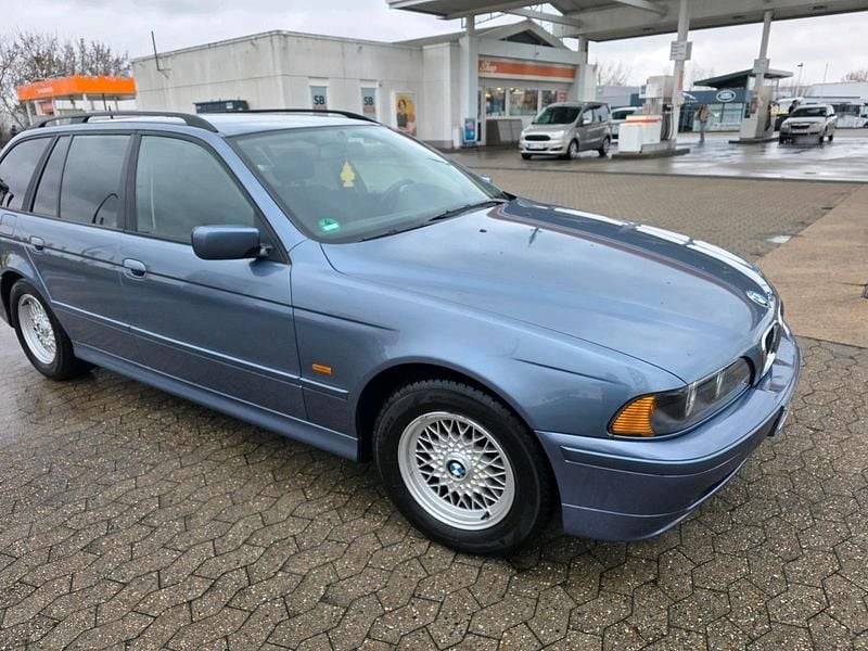 Gebraucht BMW 525 192 PS (141 kW) 2001 Silber Kombi