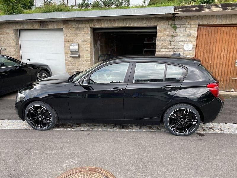 Gebraucht BMW 116 136 PS (100 kW) 2011 Schwarz Kleinwagen