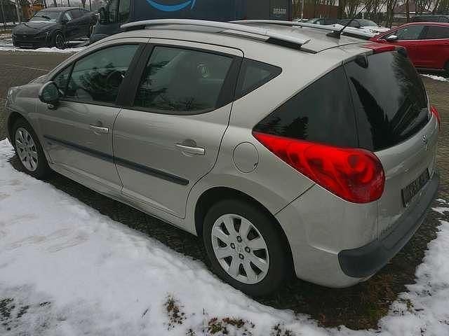 Gebraucht Peugeot 207 Tendance 73 PS (53 kW) 2008 Aschgrau/metalliclackierung Kombi
