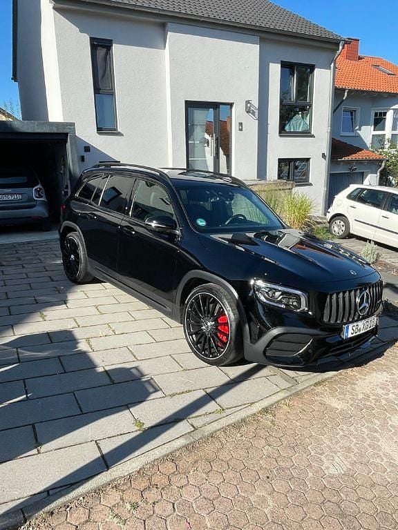 Schwarz Gebraucht 2023 Mercedes GLB35 AMG SUV | 45.900 € (Fairer Preis) - Bild 1/4