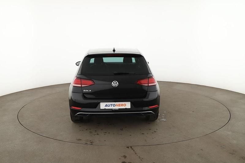 Gebraucht VW Golf VII Join 116 PS (85 kW) 2018 Schwarz Limousine