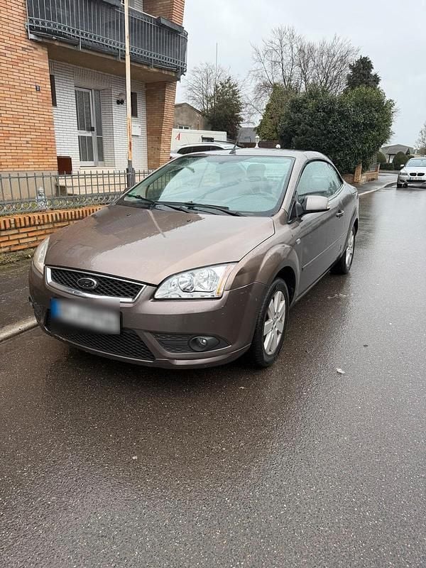 Gebraucht Ford Focus Cabriolet 101 PS (74 kW) 2007 Braun Cabrio