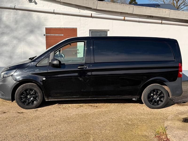 Gebraucht Mercedes Vito 114 PS (83 kW) 2016 Schwarz Van