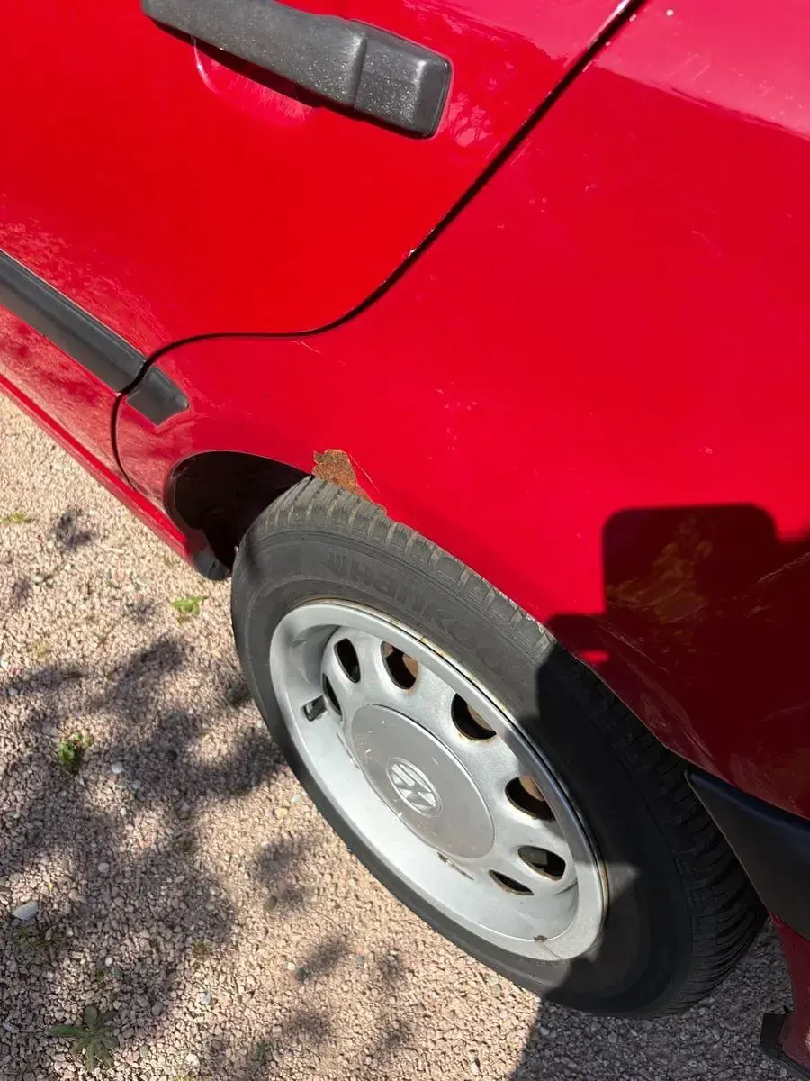 Gebraucht VW Vento 75 PS (55 kW) 1994 Rot Limousine