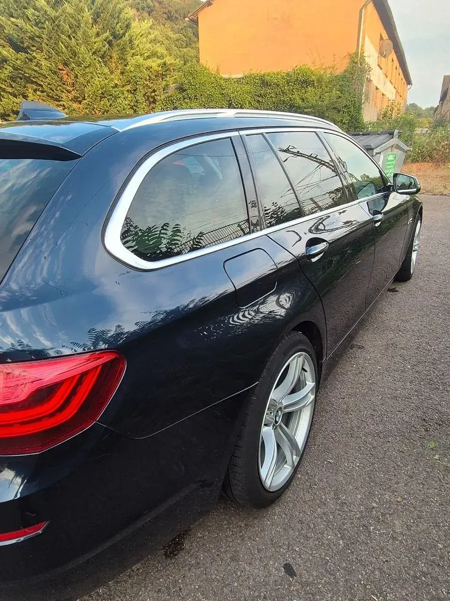 Gebraucht BMW 530 Luxury Line 351 PS (258 kW) 2014 Blau Kombi