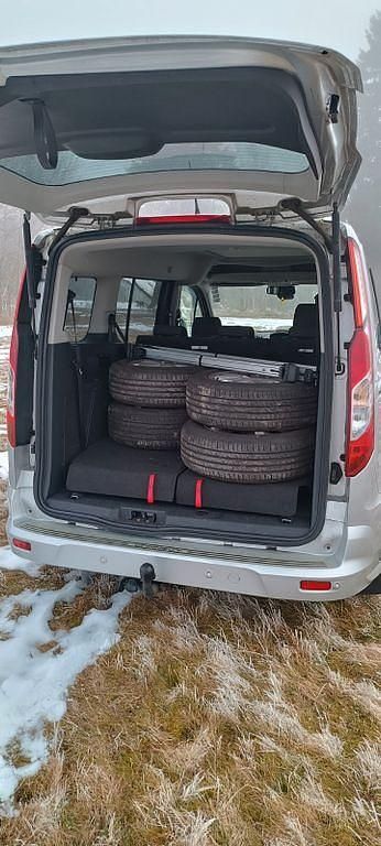 Gebraucht Ford Tourneo Titanium 116 PS (85 kW) 2015 Silber Van / Kleinbus