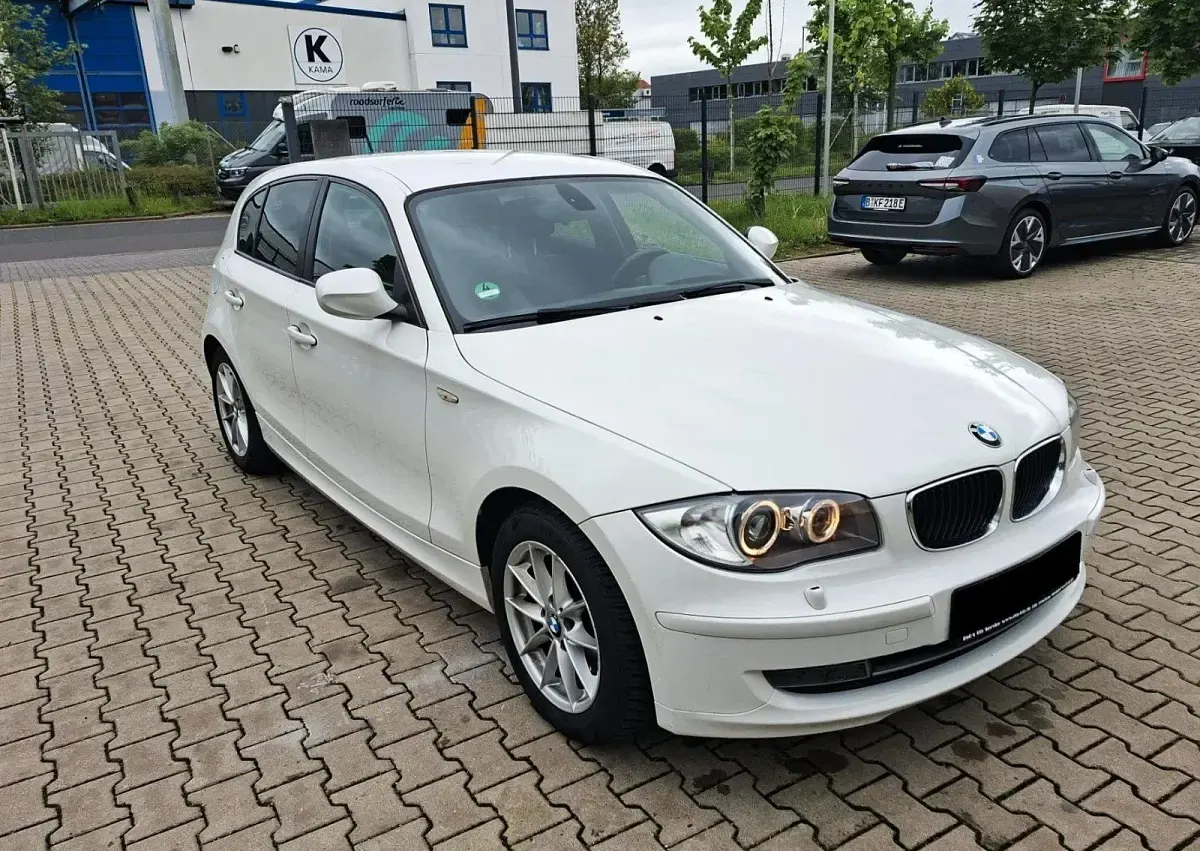 Gebraucht BMW 116 Advantage 122 PS (89 kW) 2010 Weiß Kleinwagen