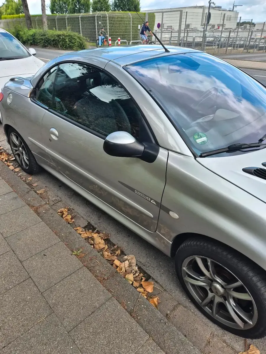 Gebraucht Peugeot 206 CC 2004 Silber Cabrio