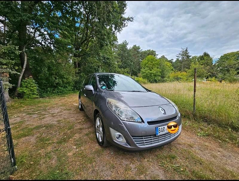 Grau Gebraucht 2011 Renault Scénic III Van / Kleinbus | 2.400 € (Superpreis) - Bild 1/4
