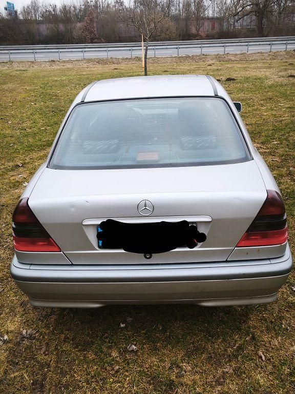 Gebraucht Mercedes C180 122 PS (89 kW) 1998 Silber Limousine