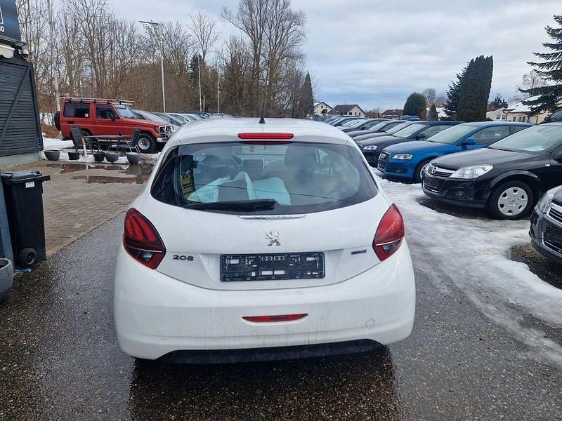 Gebraucht Peugeot 208 Active 82 PS (60 kW) 2016 Weiß Kleinwagen