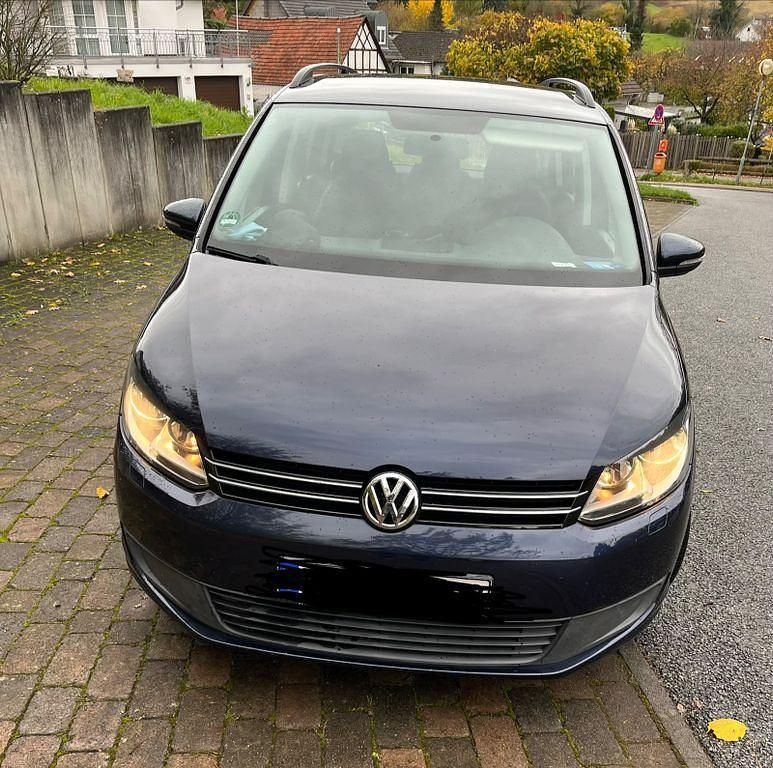 Blau Gebraucht 2011 VW Touran Trendline Van / Kleinbus | 8.500 € (Teuer) - Bild 1/4