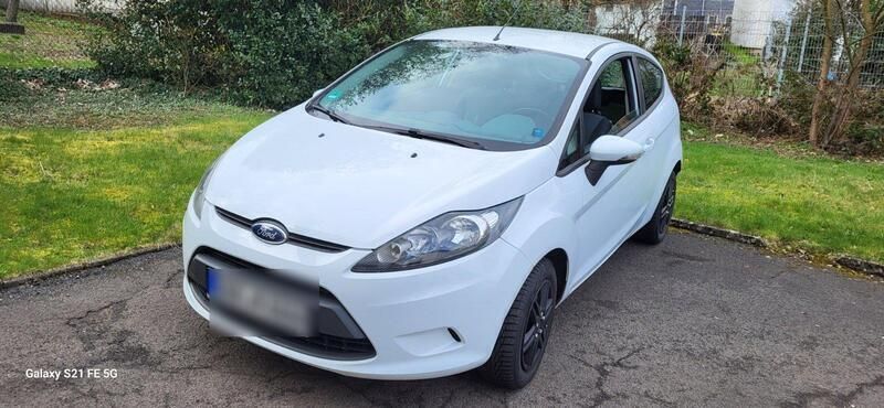 Weiß Gebraucht 2009 Ford Fiesta Kleinwagen | 1.500 € (Superpreis) - Bild 1/4