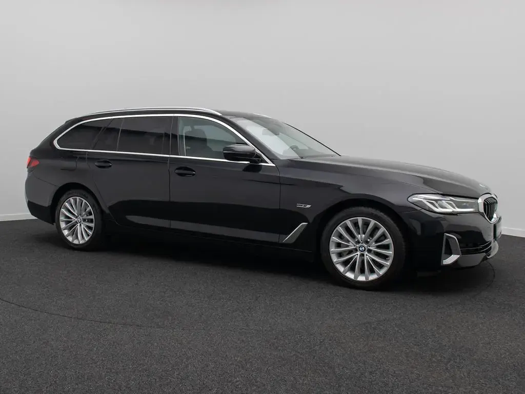 Gebraucht BMW 530e Luxury Line 292 PS (214 kW) 2022 Schwarz Limousine
