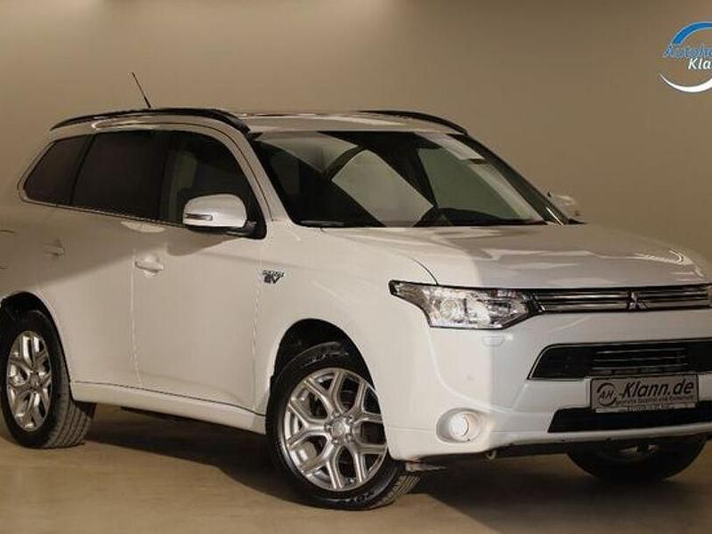 Weiß Gebraucht 2014 Mitsubishi Outlander Instyle SUV | 15.999 € - Bild 1/4