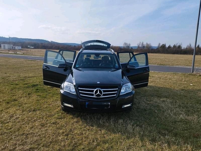 Gebraucht Mercedes GLK200 143 PS (105 kW) 2011 Schwarz SUV