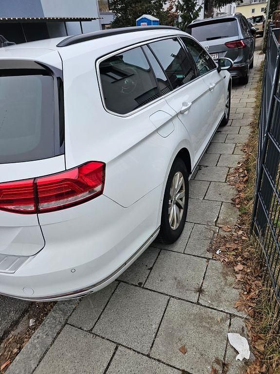 Gebraucht VW Passat Comfortline 190 PS (139 kW) 2018 Weiß Kombi