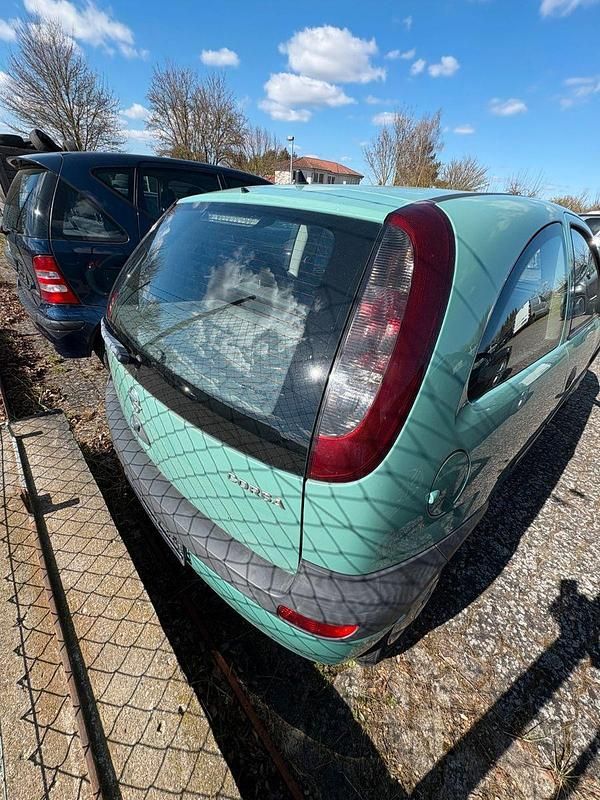 Gebraucht Opel Corsa 58 PS (42 kW) 2002 Grün Kleinwagen