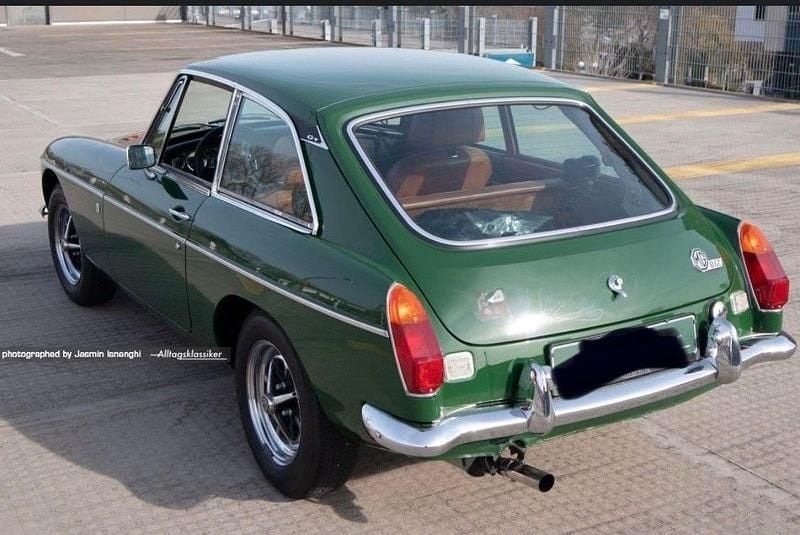 Grün Gebraucht 1976 MG B GT Coupé | 17.000 € - Bild 1/4