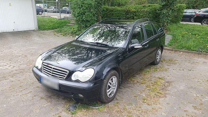 Gebraucht Mercedes C180 Classic 143 PS (105 kW) 2004 Schwarz Kombi