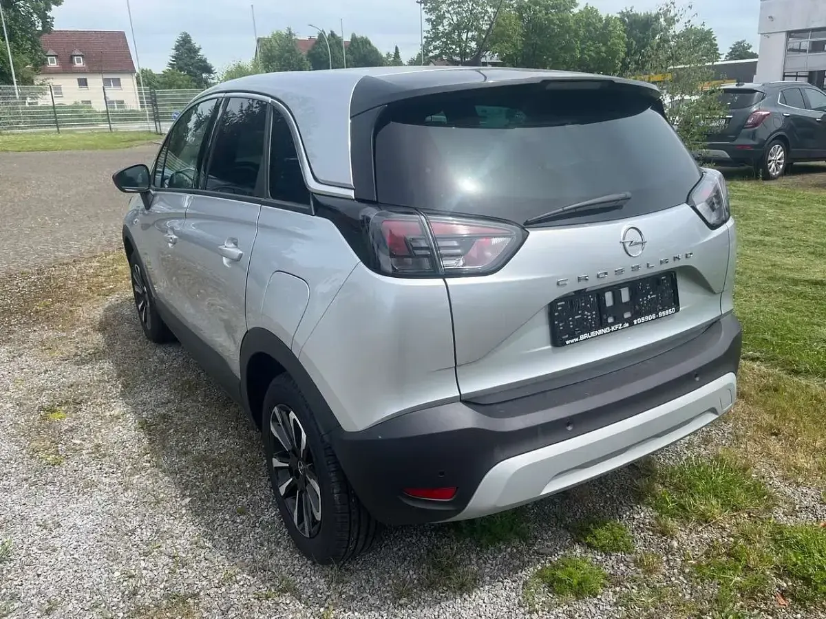 Gebraucht Opel Crossland Elegance 110 PS (80 kW) 2024 Lackierung aluminiumgrau/meta SUV