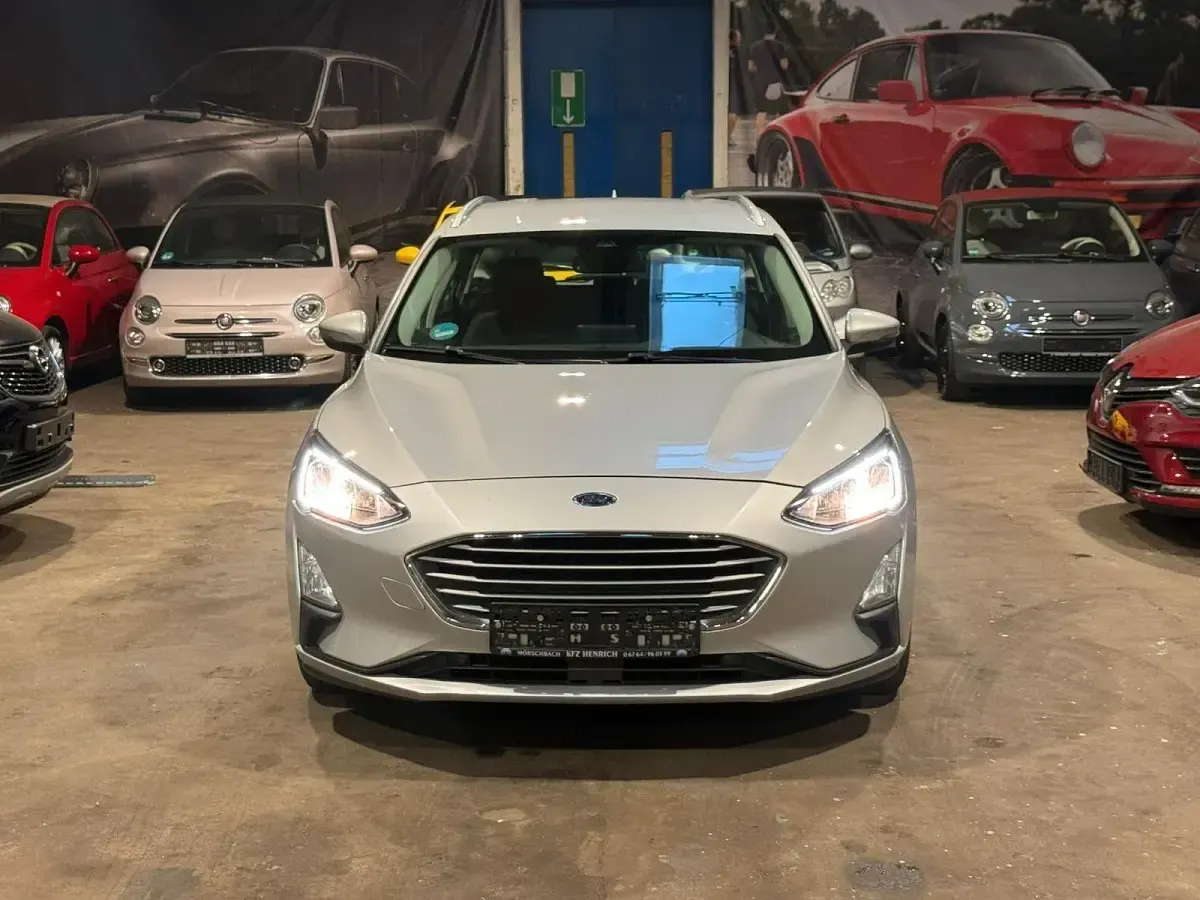 Gebraucht Ford Focus Cool & Connect 120 PS (88 kW) 2020 Silber Kombi