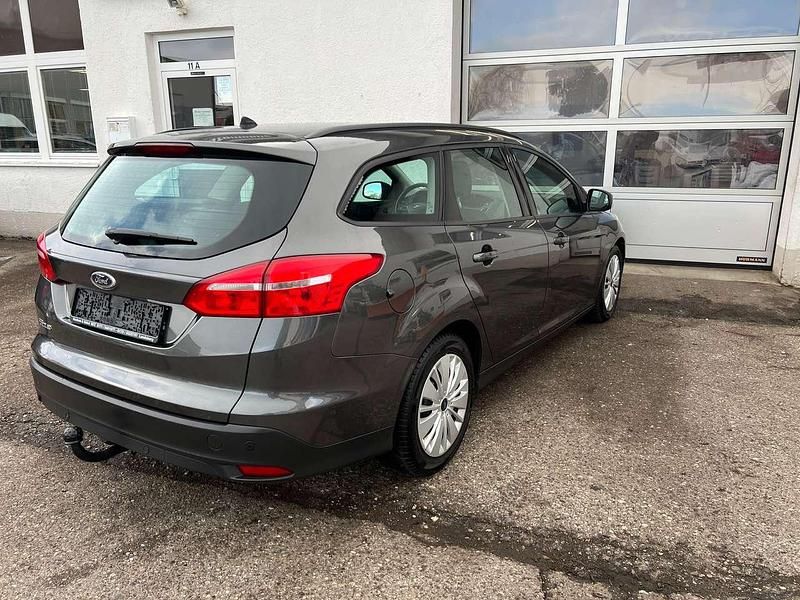 Gebraucht Ford Focus Trend 120 PS (88 kW) 2016 Magneticgrau (metallic) Kombi
