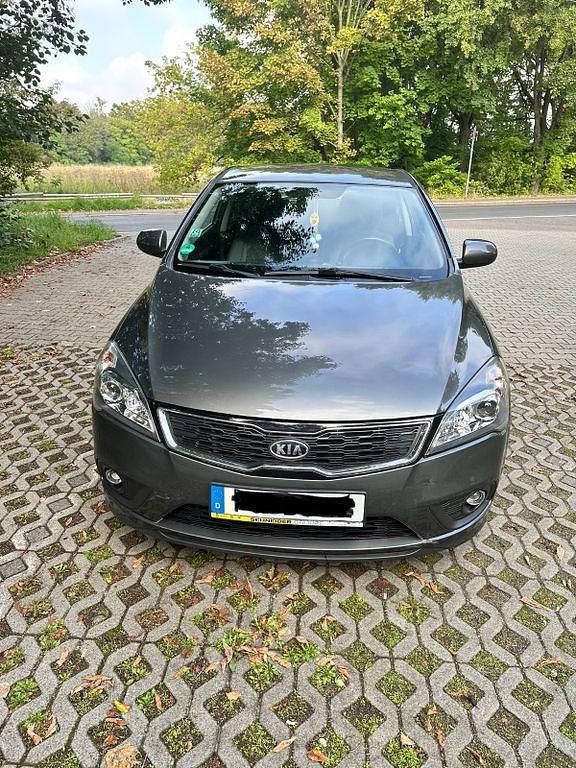 Second-hand Kia ProCeed Edition 7 90 CP (66 kW) 2012 Gri Hatchback