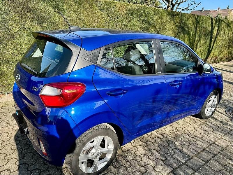 Gebraucht Hyundai i10 Trend 84 PS (61 kW) 2021 Blau Kleinwagen