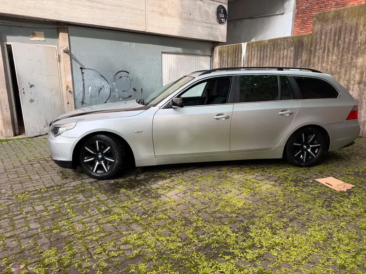 Gebraucht BMW 525 177 PS (130 kW) 2006 Grün Kombi