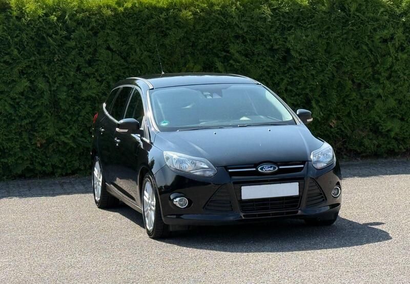 Schwarz Gebraucht 2013 Ford Focus Titanium Kombi | 3.299 € (Superpreis) - Bild 1/4