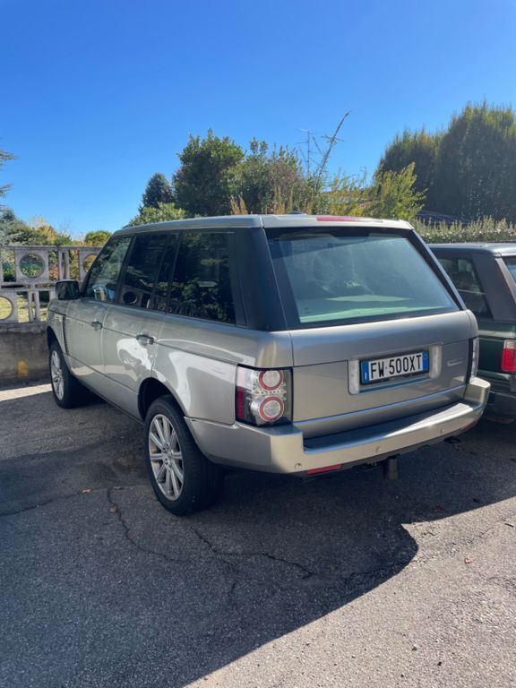 Grau Gebraucht 2011 Land Rover Range Rover Autobiography SUV | 14.700 € (Teuer) - Bild 1/4