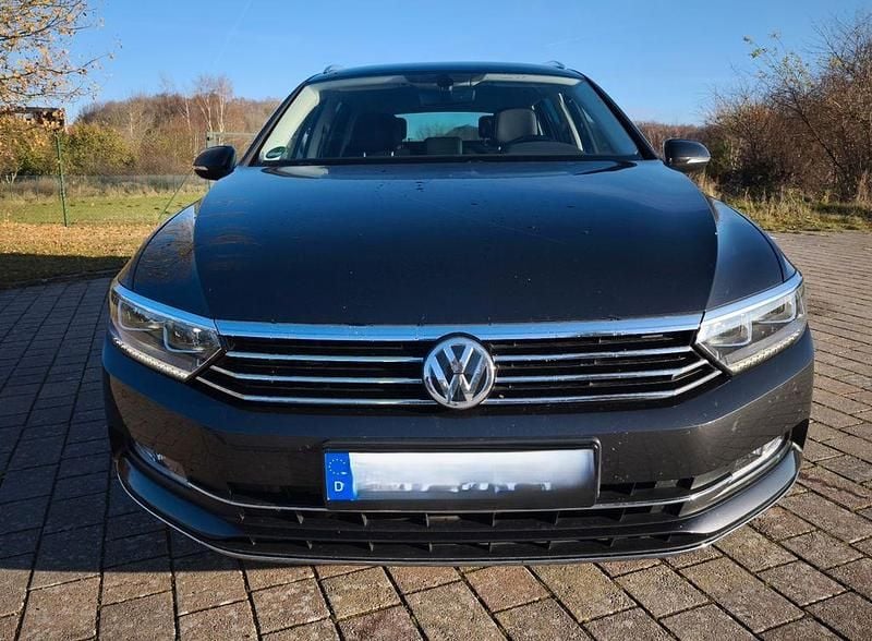 Grau Gebraucht 2017 VW Passat Highline Kombi | 17.700 € (Superpreis) - Bild 1/4
