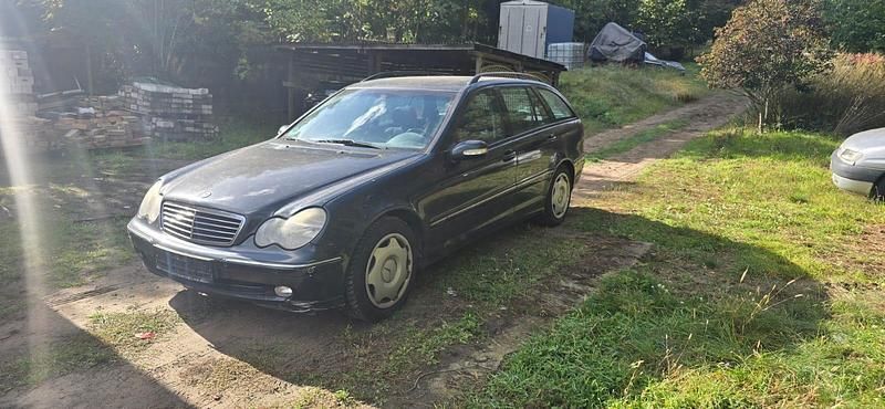 Schwarz Gebraucht 2003 Mercedes C200 Kombi | 500 € (Superpreis) - Bild 1/4