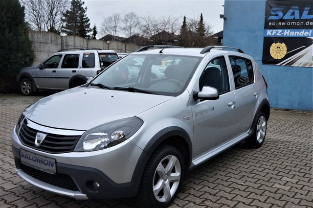 Silber metallic Gebraucht 2010 Dacia Sandero Stepway Kleinwagen | 5.980 € (Teuer) - Bild 1/4