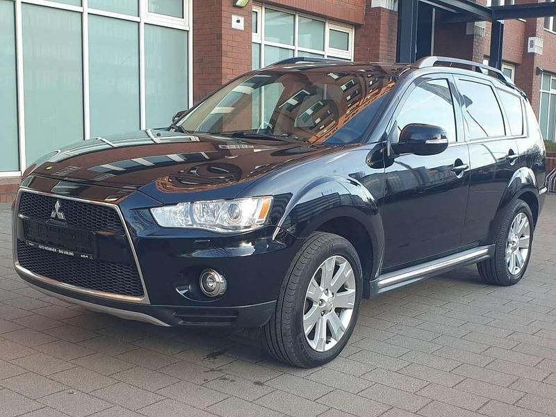 Gebraucht Mitsubishi Outlander Instyle 177 PS (130 kW) 2012 Pantherschwarz (p) SUV