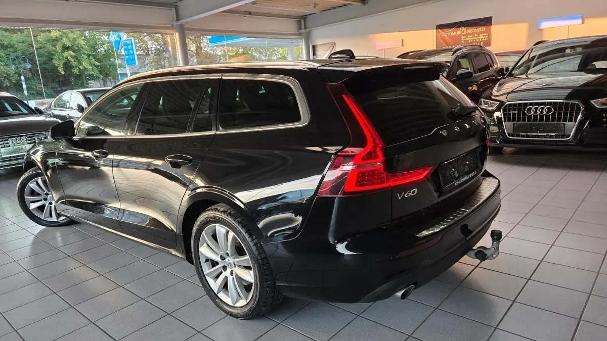 Second-hand Volvo V60 190 CP (139 kW) 2019 Negru Break