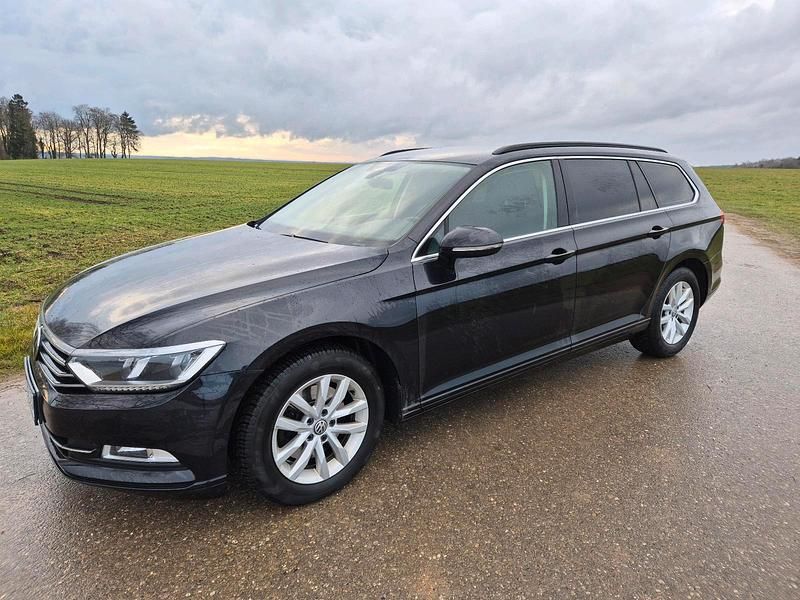 Schwarz Gebraucht 2018 VW Passat Kombi | 14.999 € (Guter Preis) - Bild 1/4