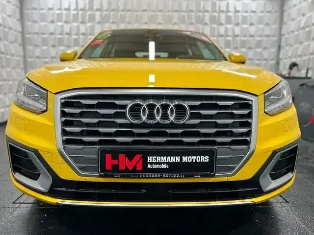 Gebraucht Audi Q2 Sport 116 PS (85 kW) 2017 Gelb SUV