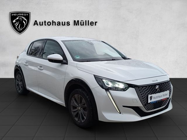 Gebraucht Peugeot e-208 Allure 100 kW (136 PS) 2021 Weiß Kleinwagen