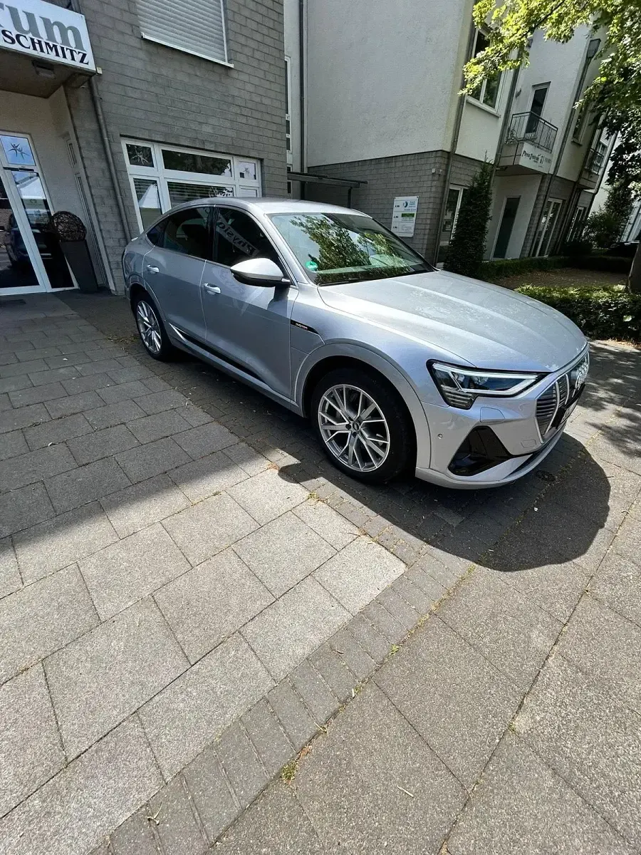 Gebraucht Audi e-tron Sportback Design 230 kW (313 PS) 2022 Silber SUV