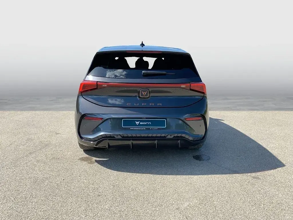 Gebraucht Cupra Born 150 kW (204 PS) 2023 Quasargrau Kleinwagen