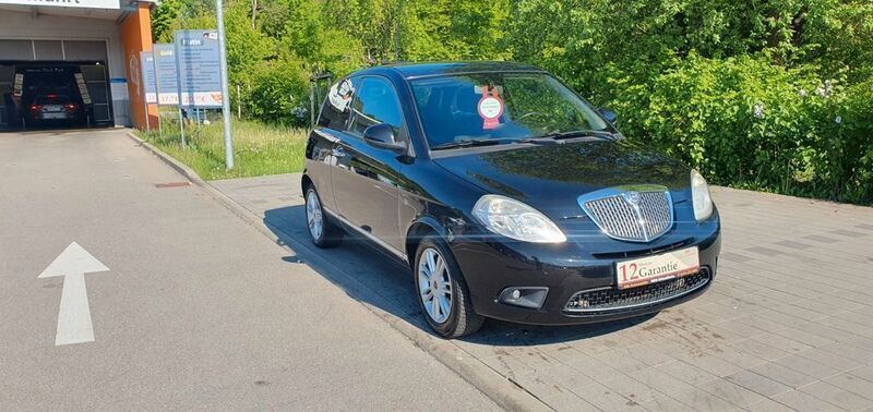 Schwarz Gebraucht 2010 Lancia Ypsilon Kleinwagen | 2.690 € (Fairer Preis) - Bild 1/4