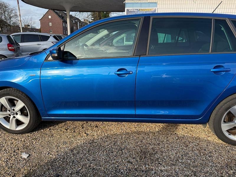 Gebraucht Skoda Rapid 125 PS (91 kW) 2018 Blau Kleinwagen