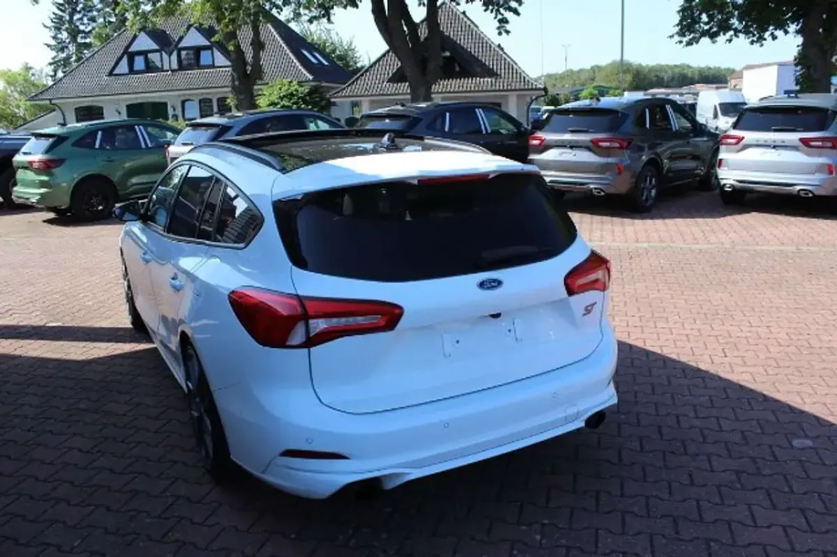 Gebraucht Ford Focus ST 280 PS (205 kW) 2021 Weiß Kombi
