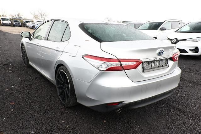 Gebraucht Toyota Camry Executive 218 PS (160 kW) 2020 Silver metallic / platinsilber m silver metallic / platinsilber m Limousine