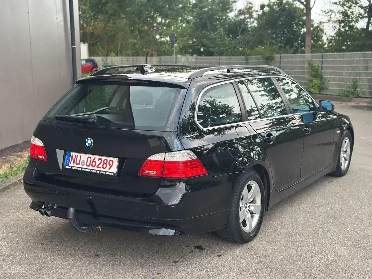 Gebraucht BMW 525 197 PS (144 kW) 2007 Schwarz Kombi